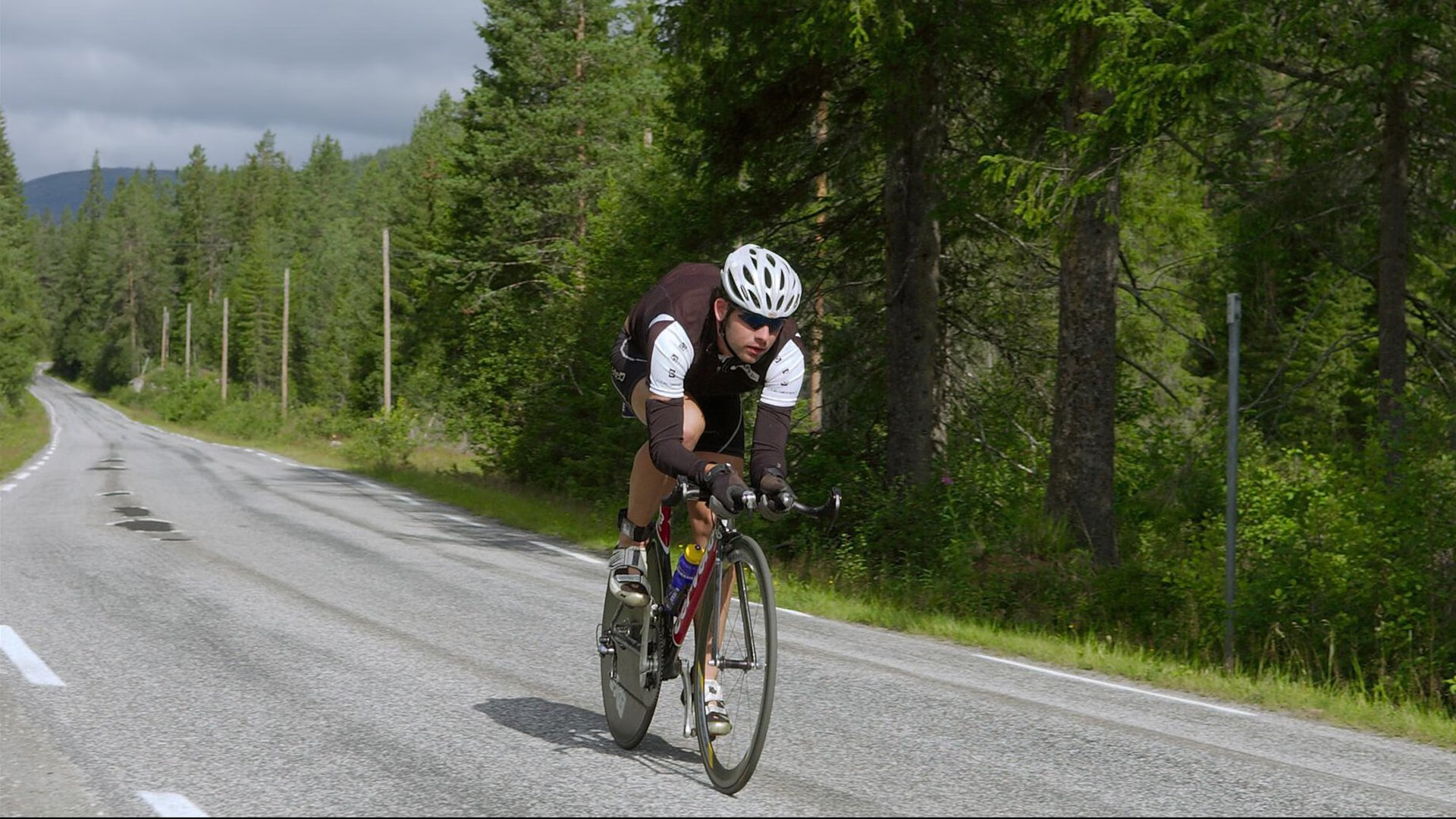 排球新星张晨阳单场砍下35分创纪录，排球运动员张晨身高
